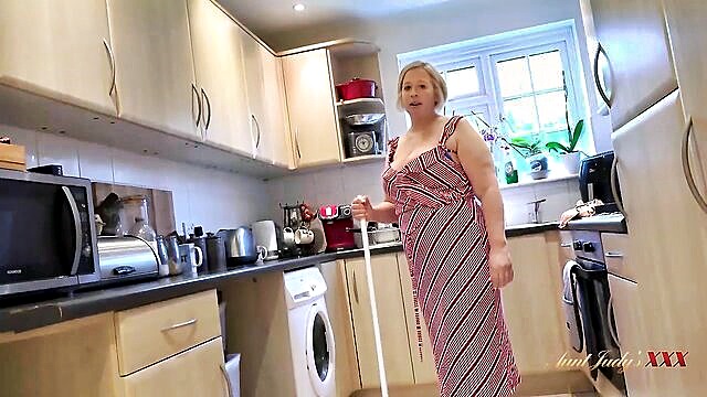 bbw stepmom pov blowjob : AuntJudysXXX