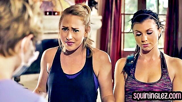 squirting dykes threesome : SquirtingLez HD