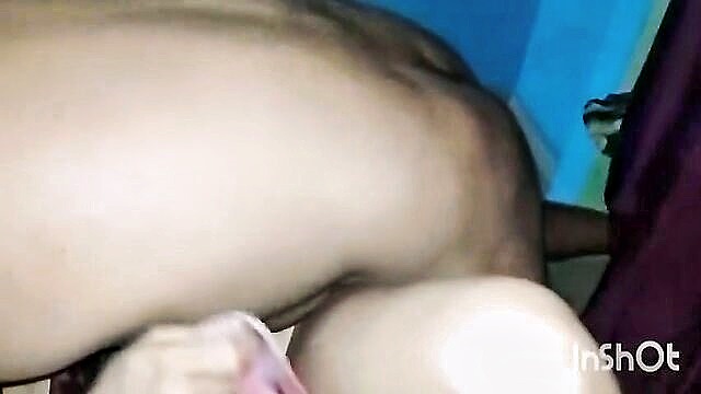 Seductive Indian bhabhi in HD video, sucking and getting fucked by brother-in-law. Desi xxx scene.