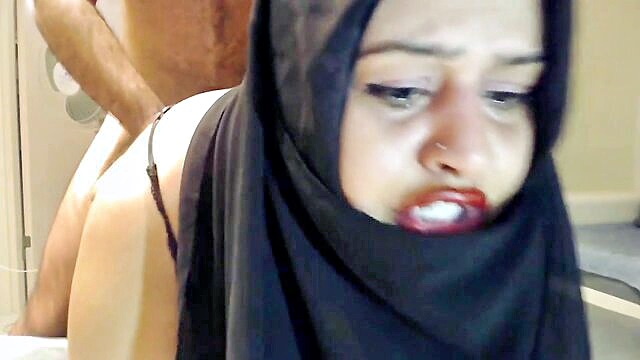 Evelyn Butt - hijab anal surprise Evelyn Butt