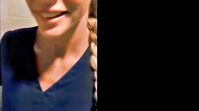 nurse miakinkdds steamy hospital encounter with a patient : Milf
