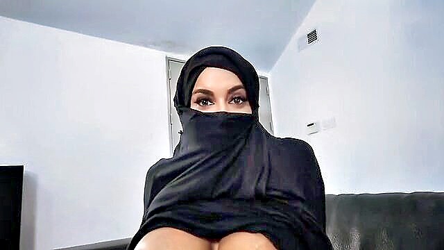 Sizzling MILFs in lingerie tease and please in high-quality Xxx India HD videos at XMilf.com.