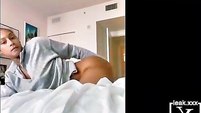 sultry mizz twerksums nude performance on xxxcom will awe : We