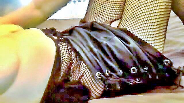 cheap webcam slut teases and pleases in xxxcom show : webcam