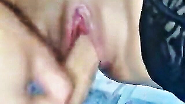 dutch milf squirts in steamy sexvideo : Milf