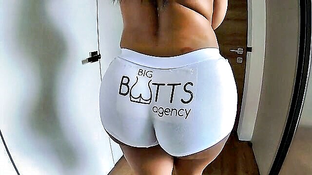 Sensual video preview featuring voluptuous Bella in a tantalizing display of lactating big boobs and a phat ass. Enjoy the Xxx vidio.