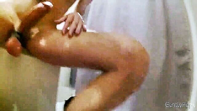 la e di public exhibitionist flashes in changing room : Ts