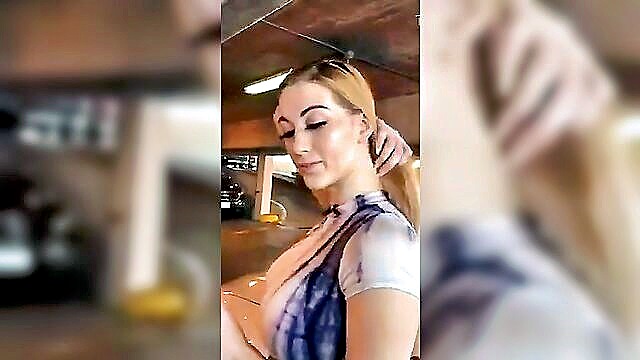 Amber Ashley - superbly stunning white beauty twerks with hypnotic rhythm and seductive charm Girl Girl