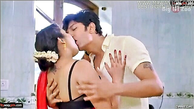 Kamwali aunty\'s sizzling rendezvous in high-quality Indian HD xxx porn video.