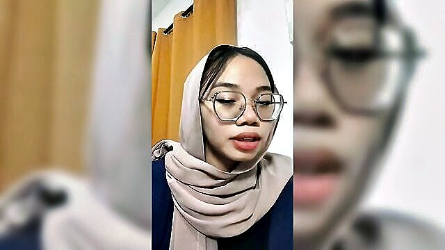 malaysian, asian, fingering - melayu with big tits gets fingered in hot video