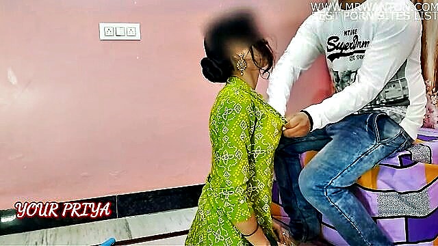 indian hottie enjoys pleasuring herself with money in hindi : Ultima