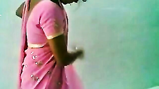 HD upskirt video from India teases with tantalizing glimpses beneath sarees and salwar kameez, adding a dash of voyeuristic pleasure. XXX new porn.
