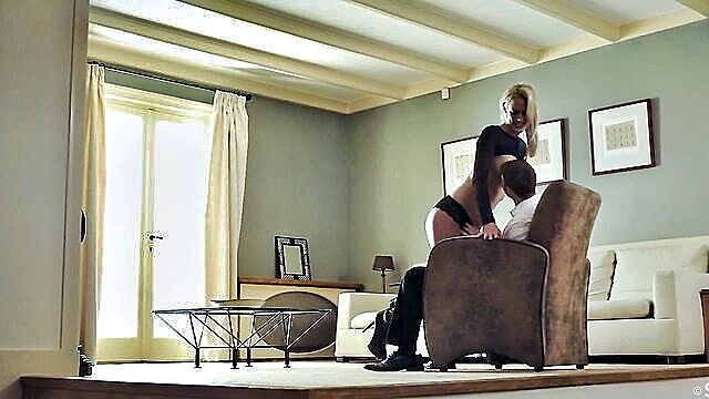 busty blonde gets face to face with cum in xxx hd video : SexArt