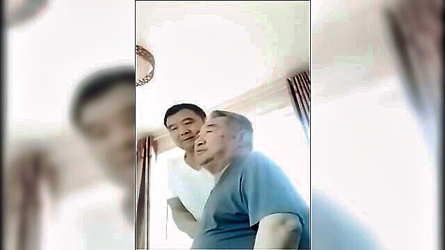 chinese mature couple explores double penetration on webcam : Private