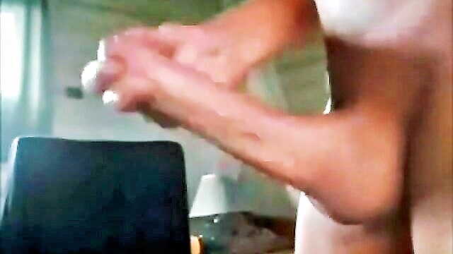 amateur cock jock wanks to orgasm on porncom : Cums