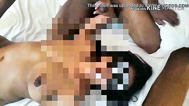 wife enjoying loud moaning : Casa Liniciante 197512