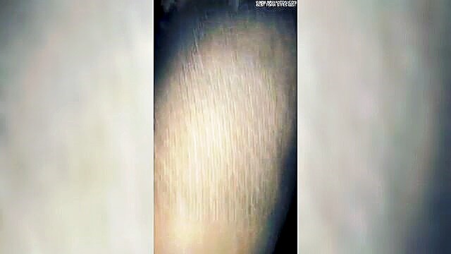 my wife gets creampied at berlin gloryhole by a stranger : Milf