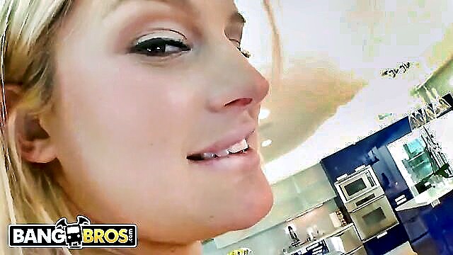 Julie Cash - texas sized booty babe julie cash gets face sitted Pawg