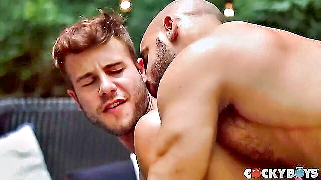 Allen King, Sean Zevran - muscular allen king seduces sean zevran with outdoor action Cocky Boys