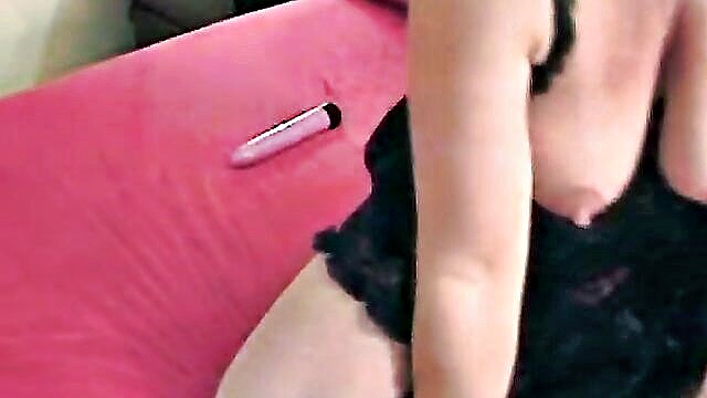 huge tits bbw masturbates to orgasm in homemade video : ama