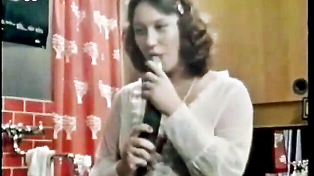 vintage cucumber fun with hairy and tiny girls : Color Climax