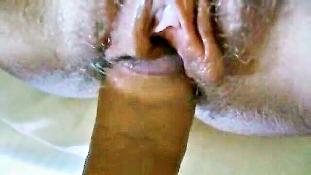 intense and arousing amateur blowjob with cumshot and swallow : Cums