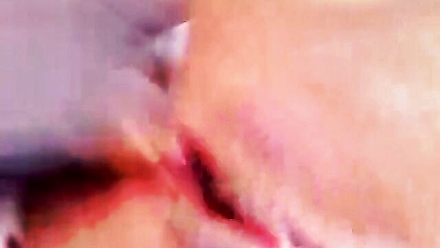 ela, novinha, filmando - young girl films herself in agora video on porncom