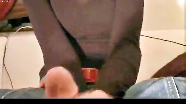 amateur compilation of handjob scenes with explosive cumshots : Cums