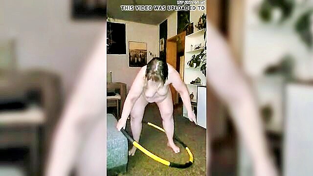 german milf mastering homemade hula hoop sex in hd : Milf