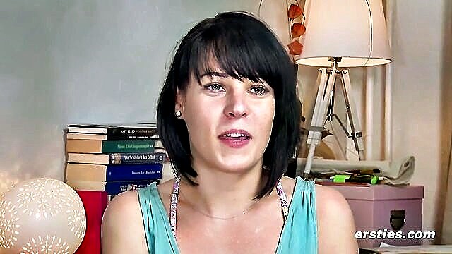 caucasian amateur woman reaches orgasm with toys : Ersties