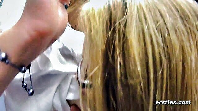 extreme risky lesbian encounter in library : Ersties