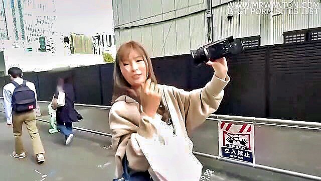 japanese, blowjob, hd porn - japanese girl gives a mind blowing blowjob in hd