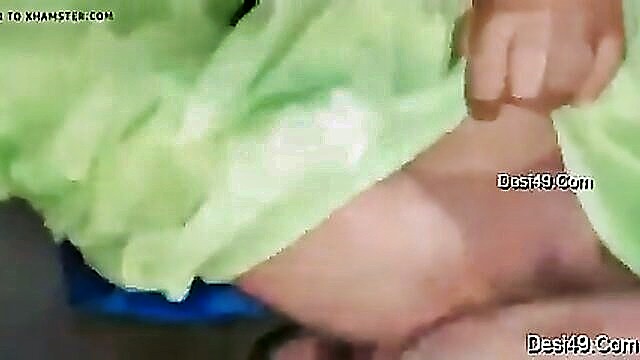 indian schoolgirl gets a hardcore anal pounding : Cums