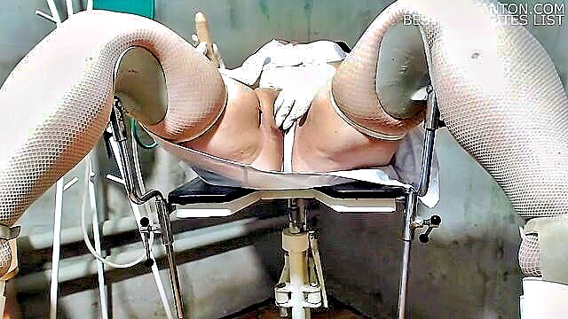 steamy nurse indulges in self pleasure clad in white stockings and latex gloves : Ultima