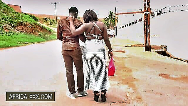 curvy ebony milf hot fucks reward guy for groceries : Africa-XXX