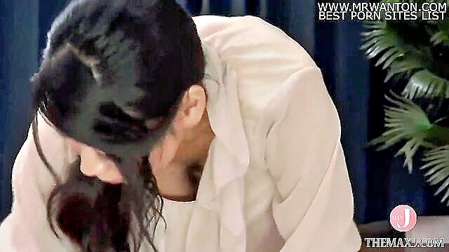violent waist action leads to intense pleasure : Celebrity Japan