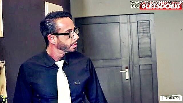 office secretary seduces boss for passionate lustful encounter : Bums Buero