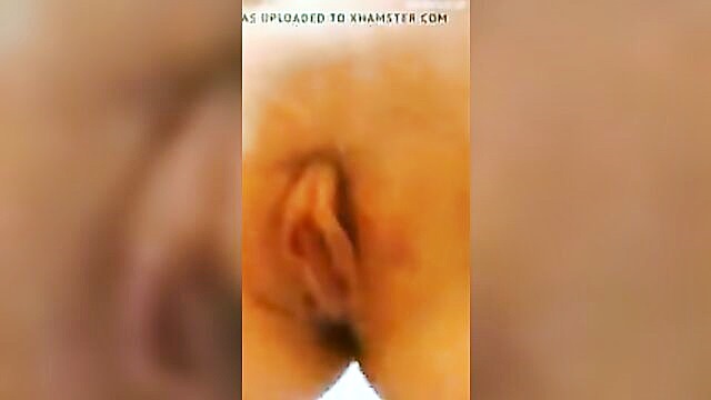 wet pussy and big clitoris in action   watch me ride face : Ultima