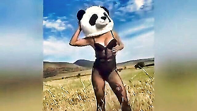 Panda - xxx sexcom   latina hottie enjoys outdoor sexcation