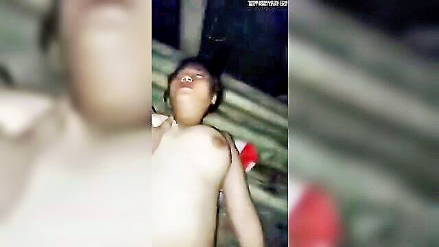 Kat - malaysian amateur awek dines outdoors reveals mature assets Lau