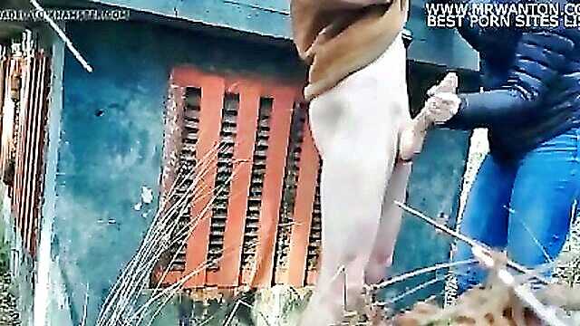 friends help guy cum in outdoor gangbang : Bang