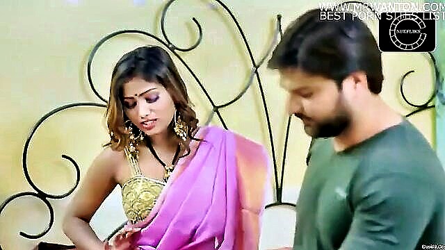 Indian beauty gets passionate with her husband\'s boss in a steamy HD video.