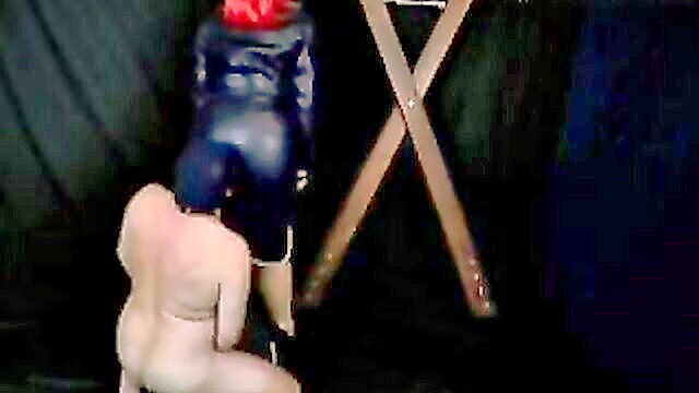mistress teries cfnm slave removes her knickers and teases : Ultima