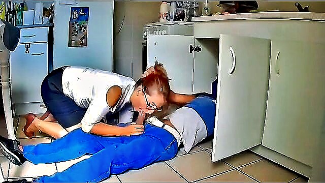 amateur, big dick, french - slutty wife bothers plumber craving cock xxxvideos