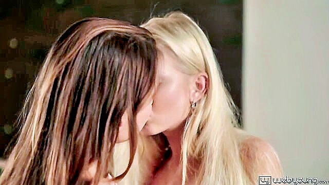 Taylor Sands, Cayla Lyons - taylor sands fucking