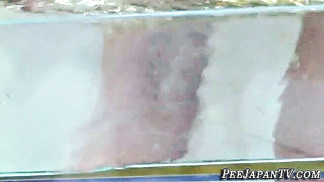 wet asian pissing in public   spunku fetish video : Spunku
