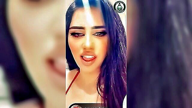 lingerie, fat, amateur - ash saudi bitch masturbates