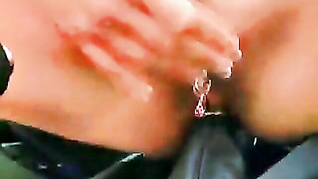 brunette, masturbation, amateur - car masturbation solo