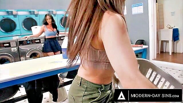 Jennifer White, Charles Dera - jennifer white almost getting creampied