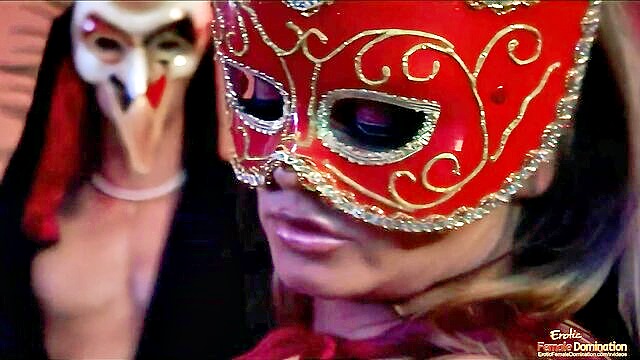 milf glory hole threesome : Erotic Female Domination